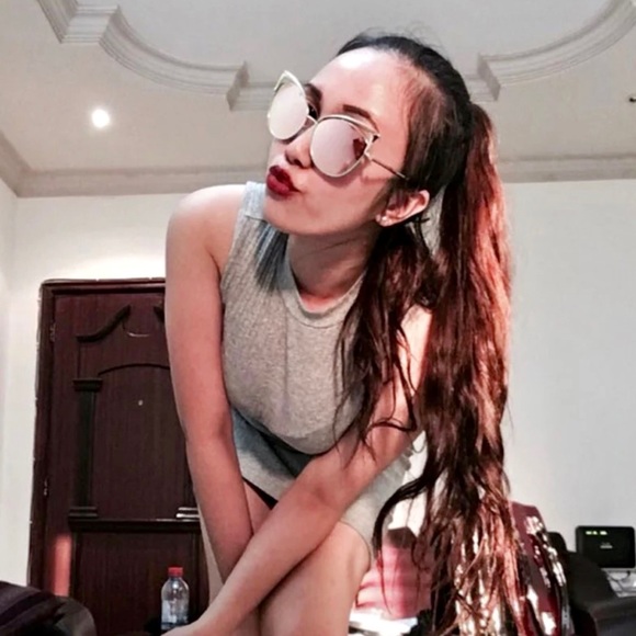 Rose gold cat eye mirrored pink tint sunglasses - Picture 3 of 5